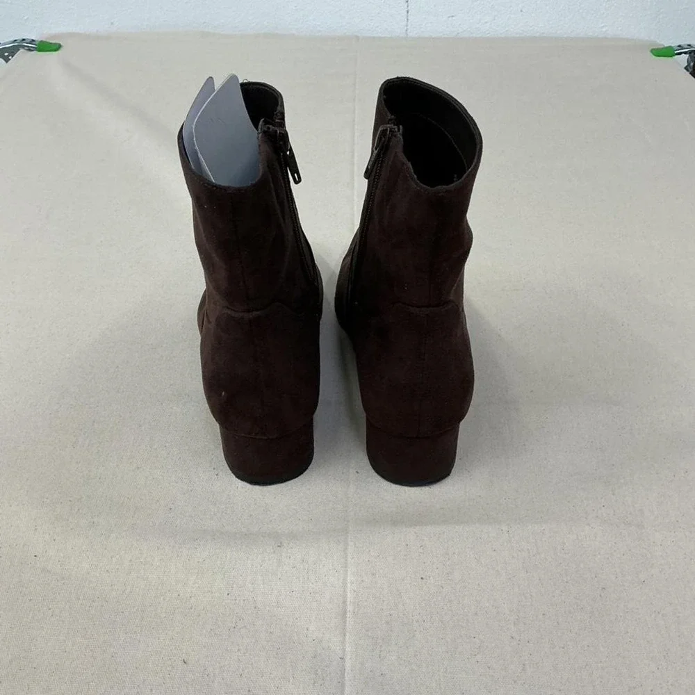 Universal Thread brown suede ankle‎ boots